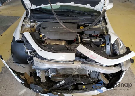 2015 Dodge Dart Limited z USA, uszkodzony, nr VIN 1C3CDFCB7FD144698